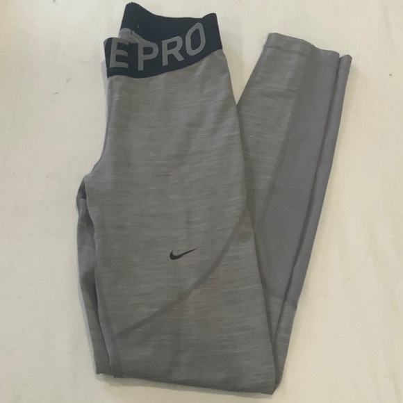 Nike pro grey leggings - Size small - Picture 4 of 5